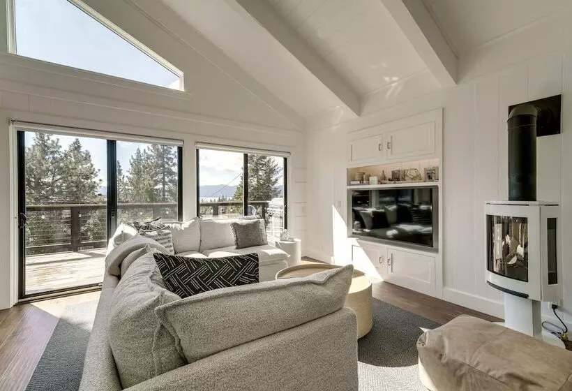 Gorgeous Tahoe City Home W/ Views, Steps To Beach