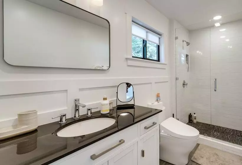 Gorgeous Tahoe City Home W/ Views, Steps To Beach