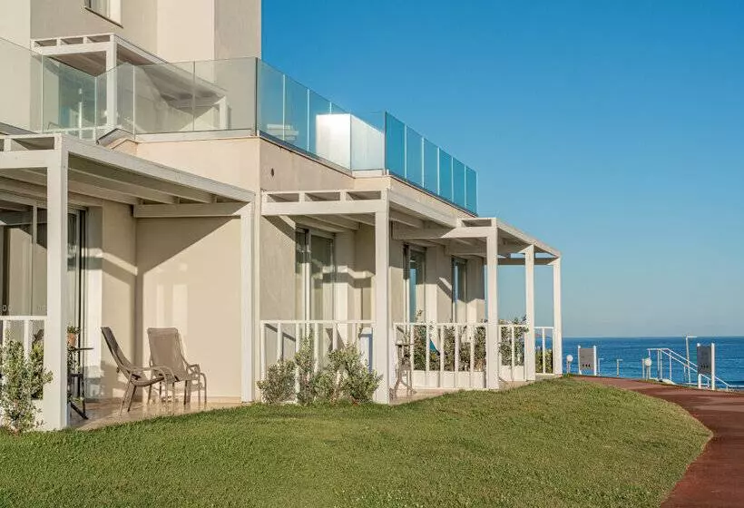 ホテル Bellevue Sardinia Resort, Affiliated by Meliá