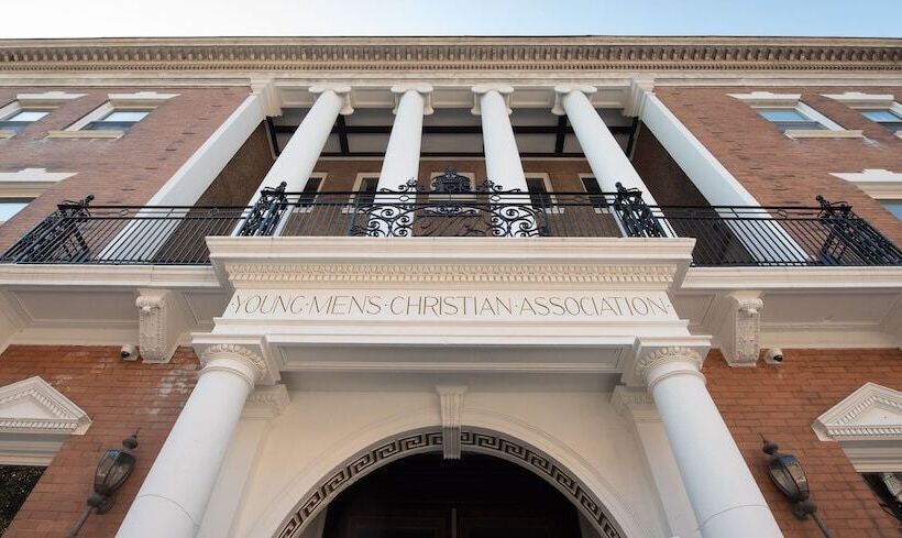 Отель The Y On Broadway