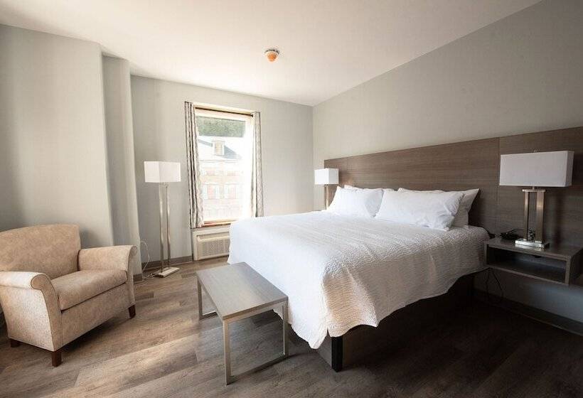 Отель The Y On Broadway