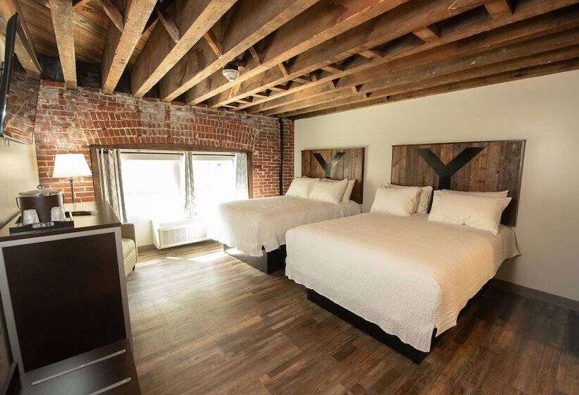 Отель The Y On Broadway