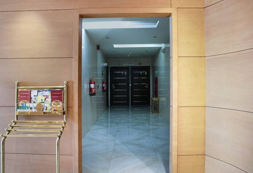 בית מלון כפרי Wasan Suites By Oyo