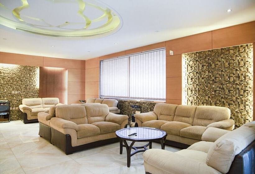 בית מלון כפרי Wasan Suites By Oyo