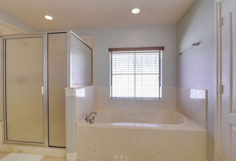 Elegant Houston Home W/ Gazebo & Game Room!