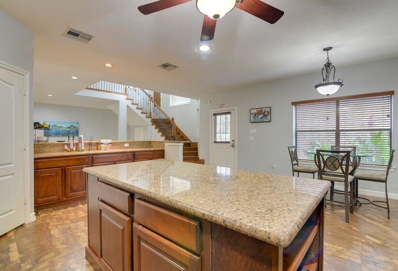 Elegant Houston Home W/ Gazebo & Game Room!