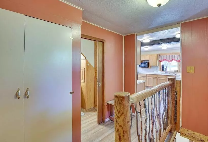 Lead Hideaway W/ Fireplace, Grill & Deck!