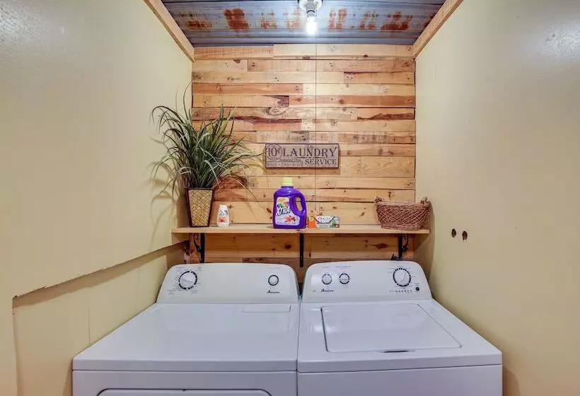 Lead Hideaway W/ Fireplace, Grill & Deck!