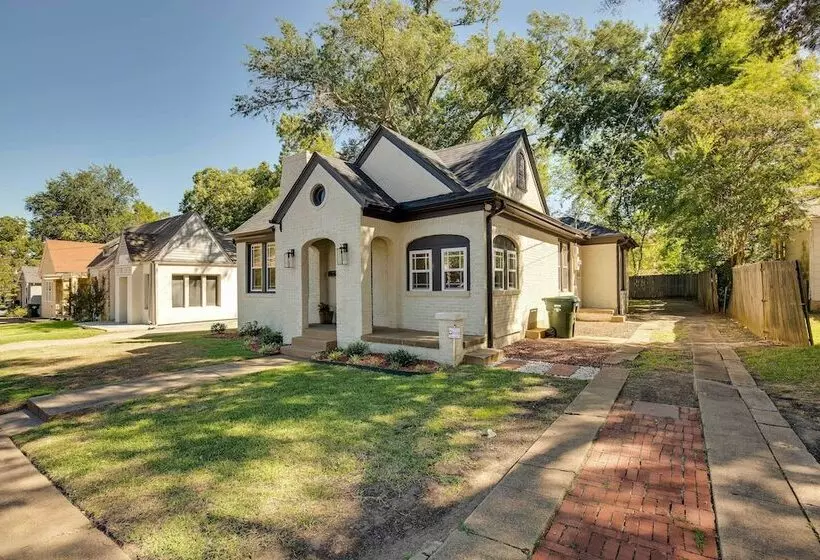 Walk To Dtwn:  Tyler Tudor  W/ Backyard