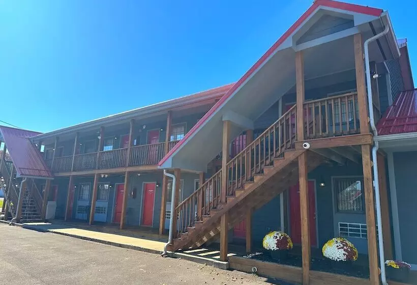 Motelli Riverside Suites