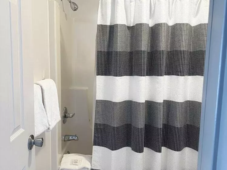 Motelli Riverside Suites