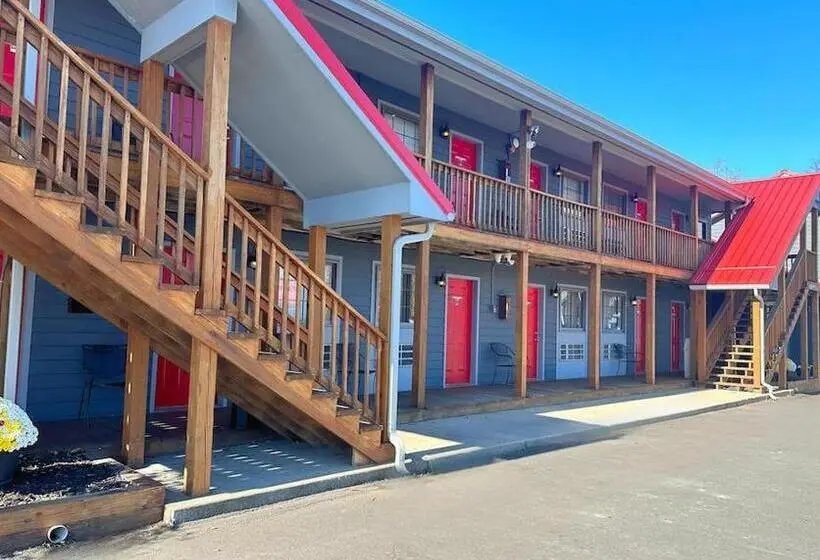 Motelli Riverside Suites