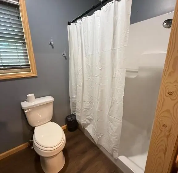 Motelli Riverside Suites
