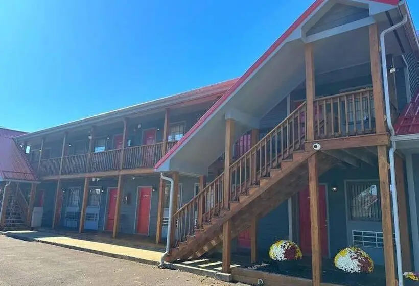 Motelli Riverside Suites