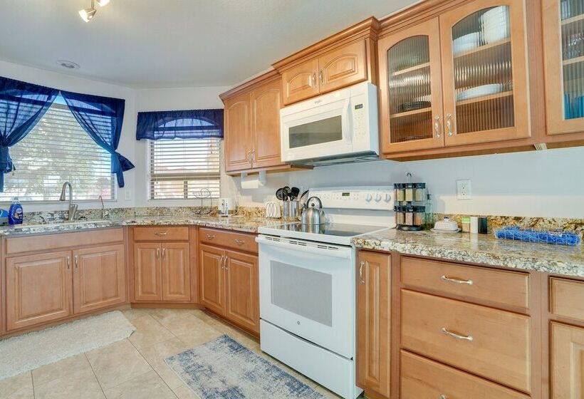 Oasis In Goodyear Heated Pool, Patio & Gazebo