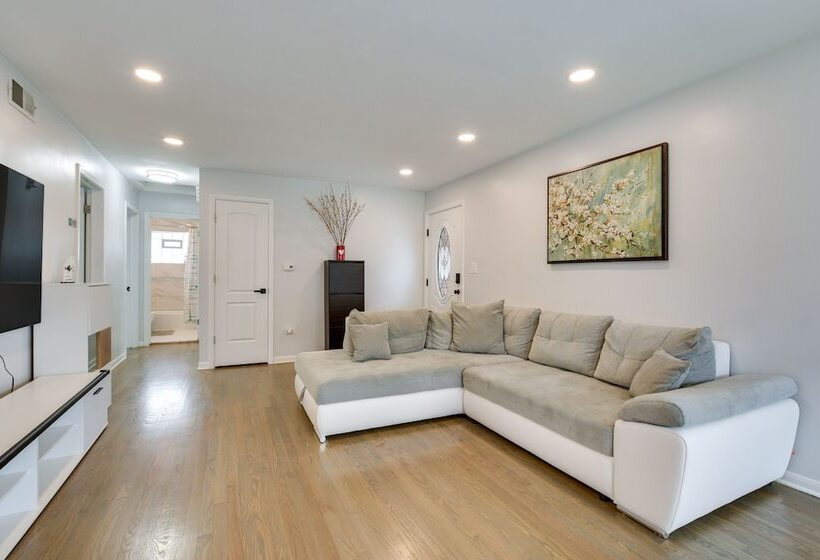 Park Ridge Vacation Rental: 17 Mi To Chicago