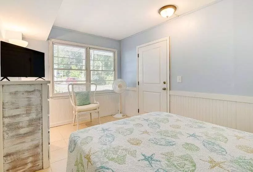 Pawleys Island Retreat   Golf Cart Included!