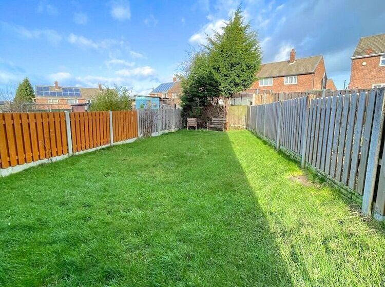 بنسيون 6 Person Spacious Home With Garden