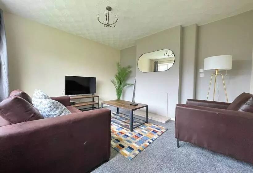 Majatalo 6 Person Spacious Home With Garden