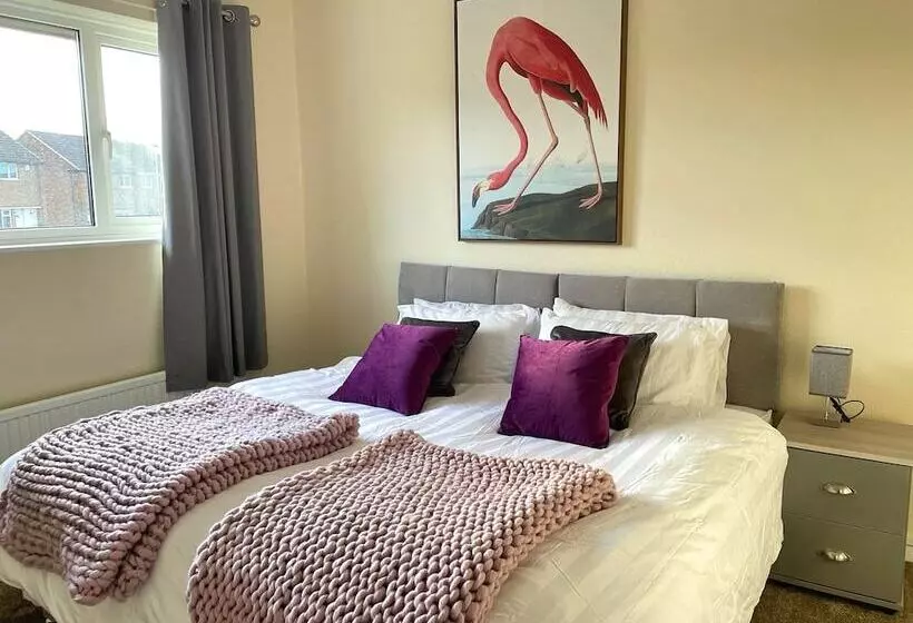 Majatalo 6 Person Spacious Home With Garden