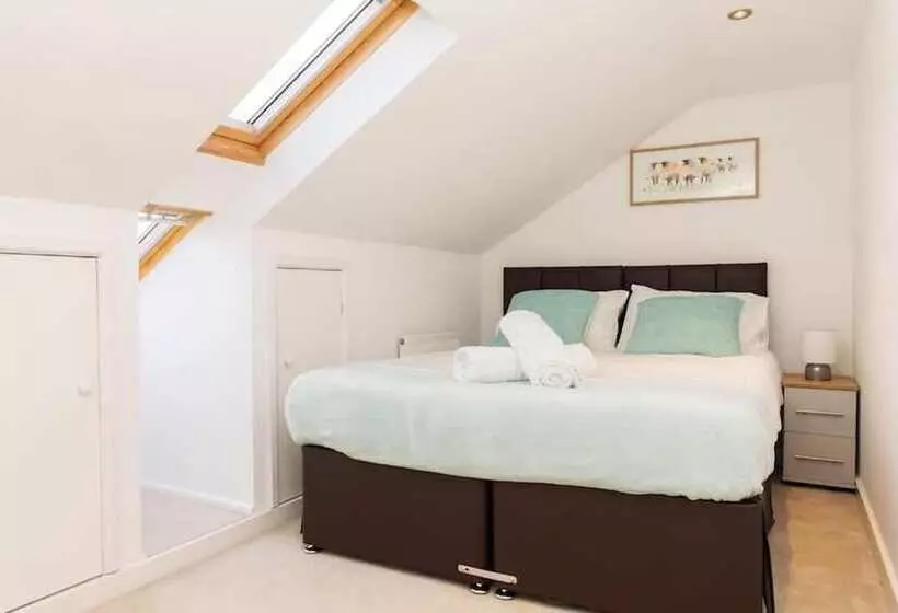 Majatalo Innsworth House