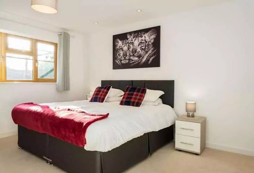 Majatalo Innsworth House