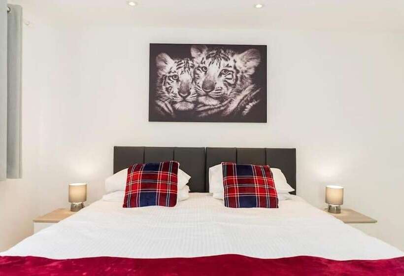 بنسيون Innsworth House