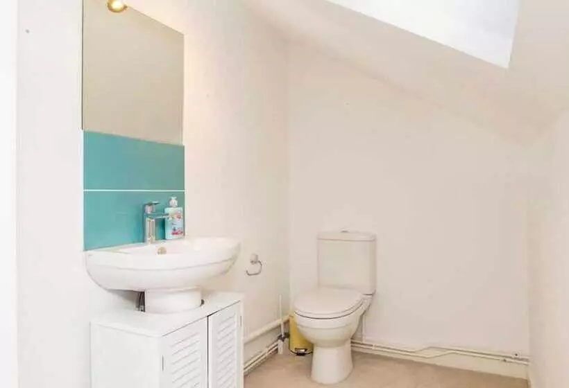 Majatalo Innsworth House