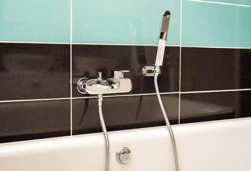 بنسيون Innsworth House