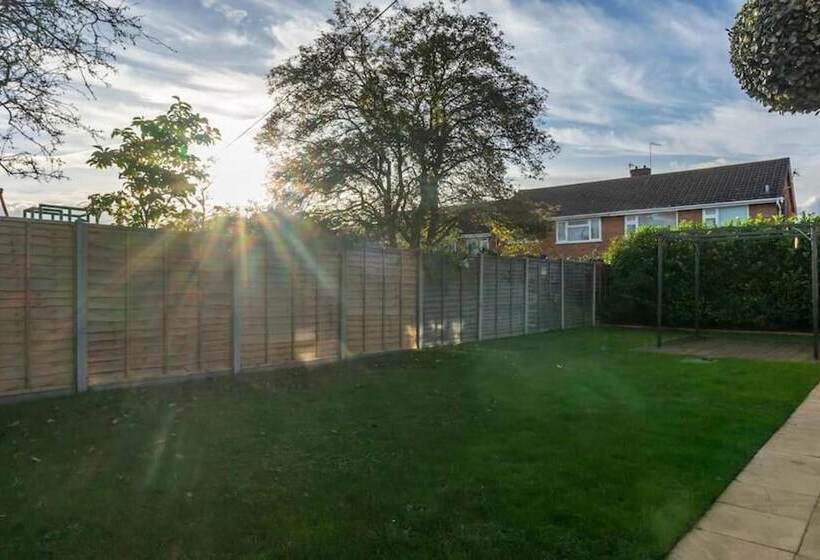 بنسيون Innsworth House