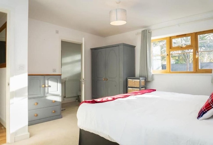 بنسيون Innsworth House