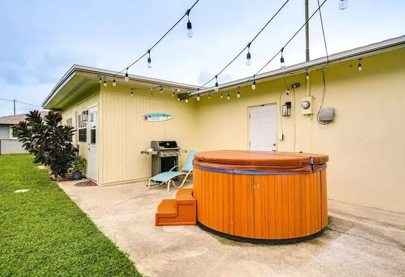 Hot Tub & Fire Pit: Pet Friendly Cape Coral Home