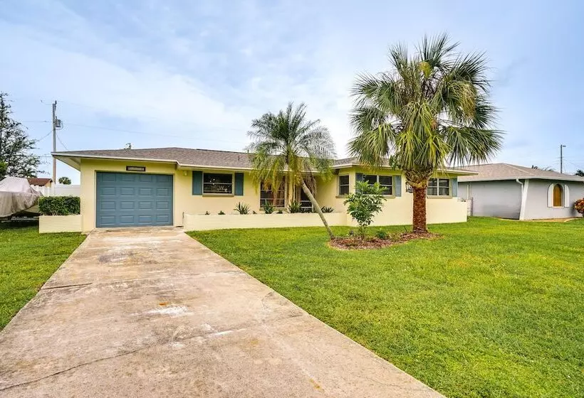 Hot Tub & Fire Pit: Pet Friendly Cape Coral Home