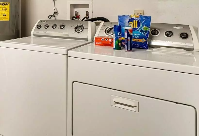 Hot Tub & Fire Pit: Pet Friendly Cape Coral Home