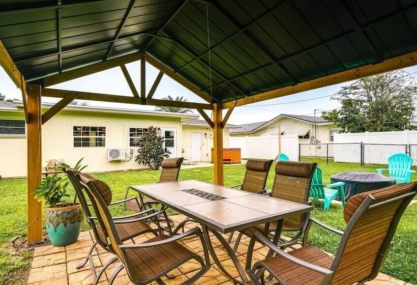 Hot Tub & Fire Pit: Pet Friendly Cape Coral Home