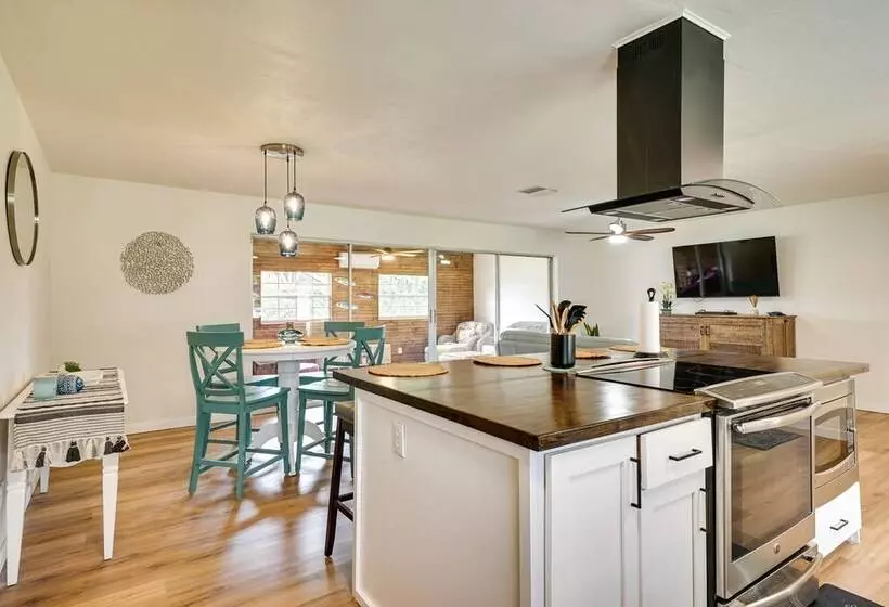 Hot Tub & Fire Pit: Pet Friendly Cape Coral Home