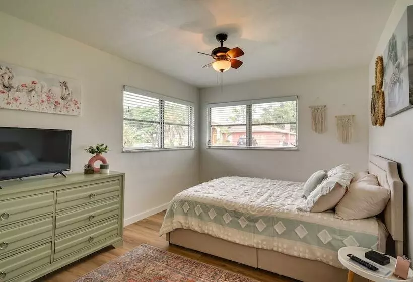 Hot Tub & Fire Pit: Pet Friendly Cape Coral Home