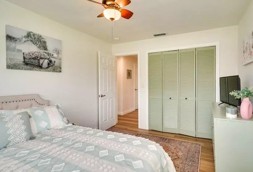 Hot Tub & Fire Pit: Pet Friendly Cape Coral Home