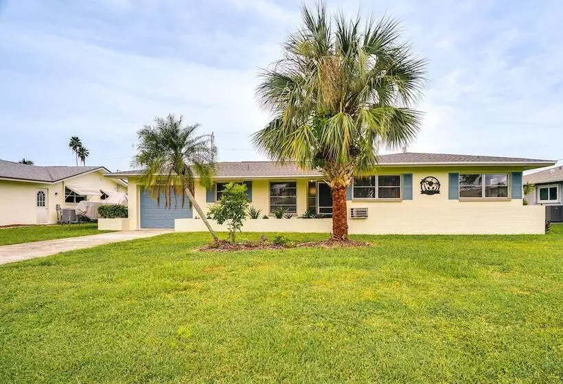 Hot Tub & Fire Pit: Pet Friendly Cape Coral Home