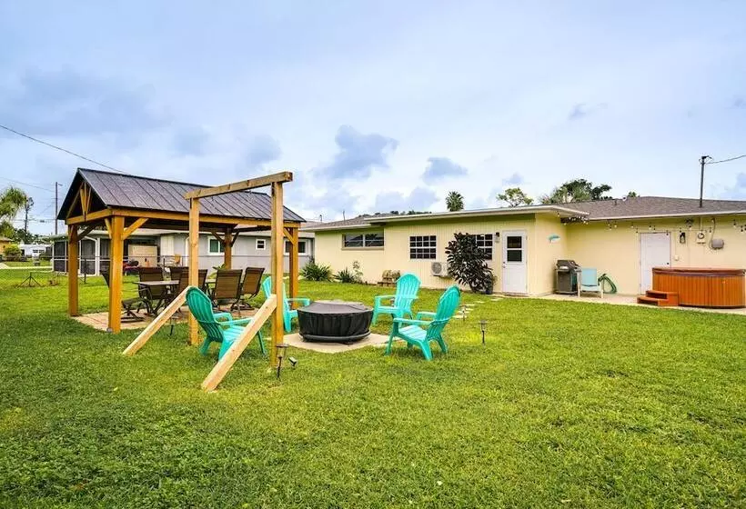 Hot Tub & Fire Pit: Pet Friendly Cape Coral Home