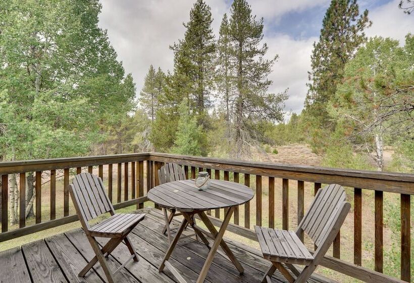 Pet Friendly House W/ Deck: Near Crater Lake!