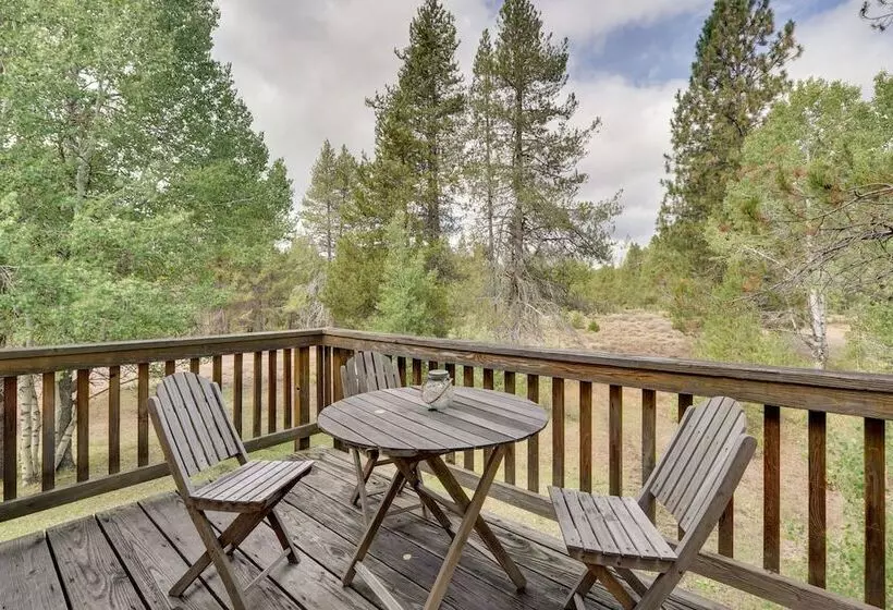 Pet Friendly House W/ Deck: Near Crater Lake!