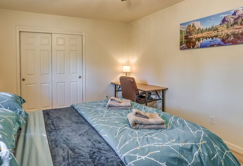 Pet Friendly Mariposa Retreat W/ Spacious Patio!