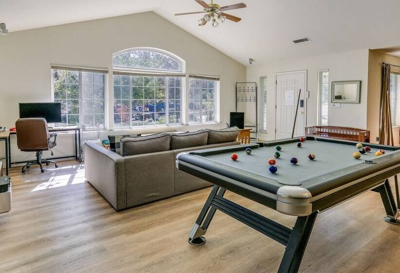 Pet Friendly Mariposa Retreat W/ Spacious Patio!