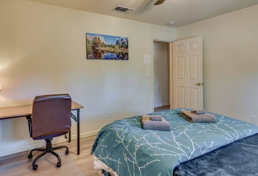 Pet Friendly Mariposa Retreat W/ Spacious Patio!