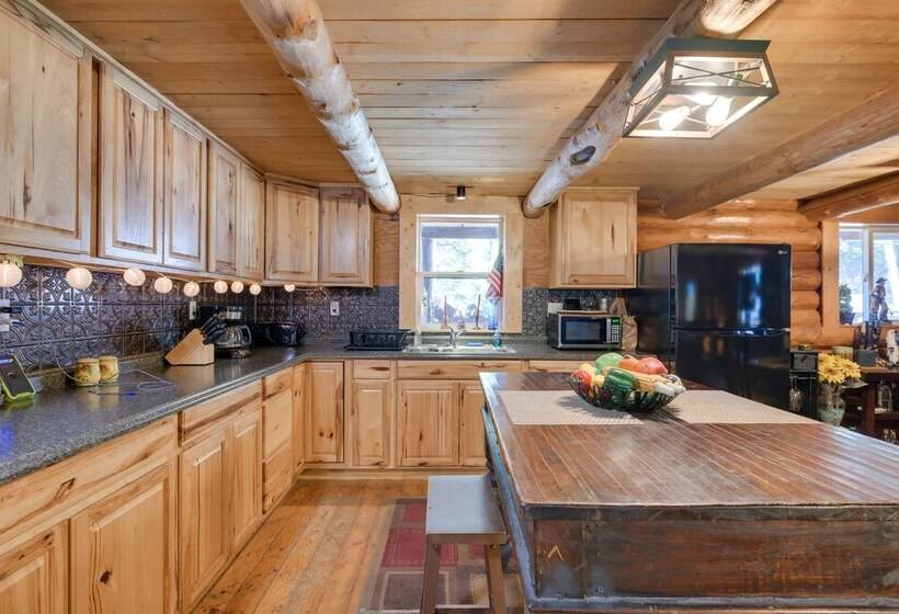 Philipsburg Log Cabin   Direct Bike Park Access!