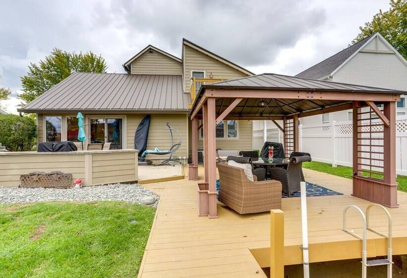 Port Clinton Home W/ Private Dock + Gazebo!