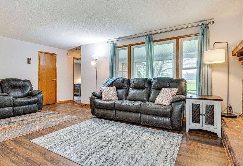 Quaint Economy Retreat W/ Patio & Spacious Yard!