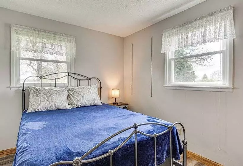 Quaint Economy Retreat W/ Patio & Spacious Yard!