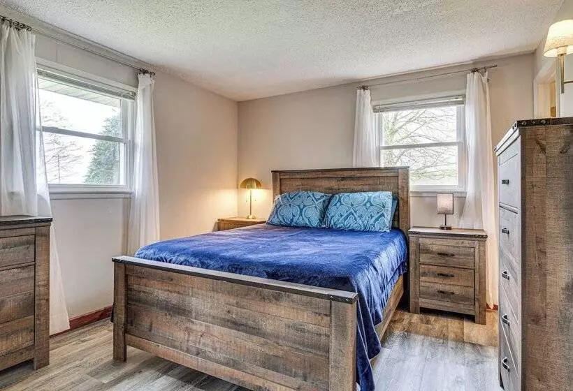 Quaint Economy Retreat W/ Patio & Spacious Yard!